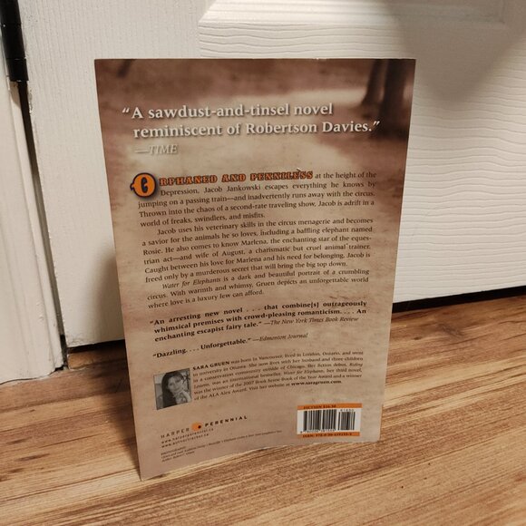 Water for Elephants by Sara Gruen - EUC paperback book - Picture 2 of 2